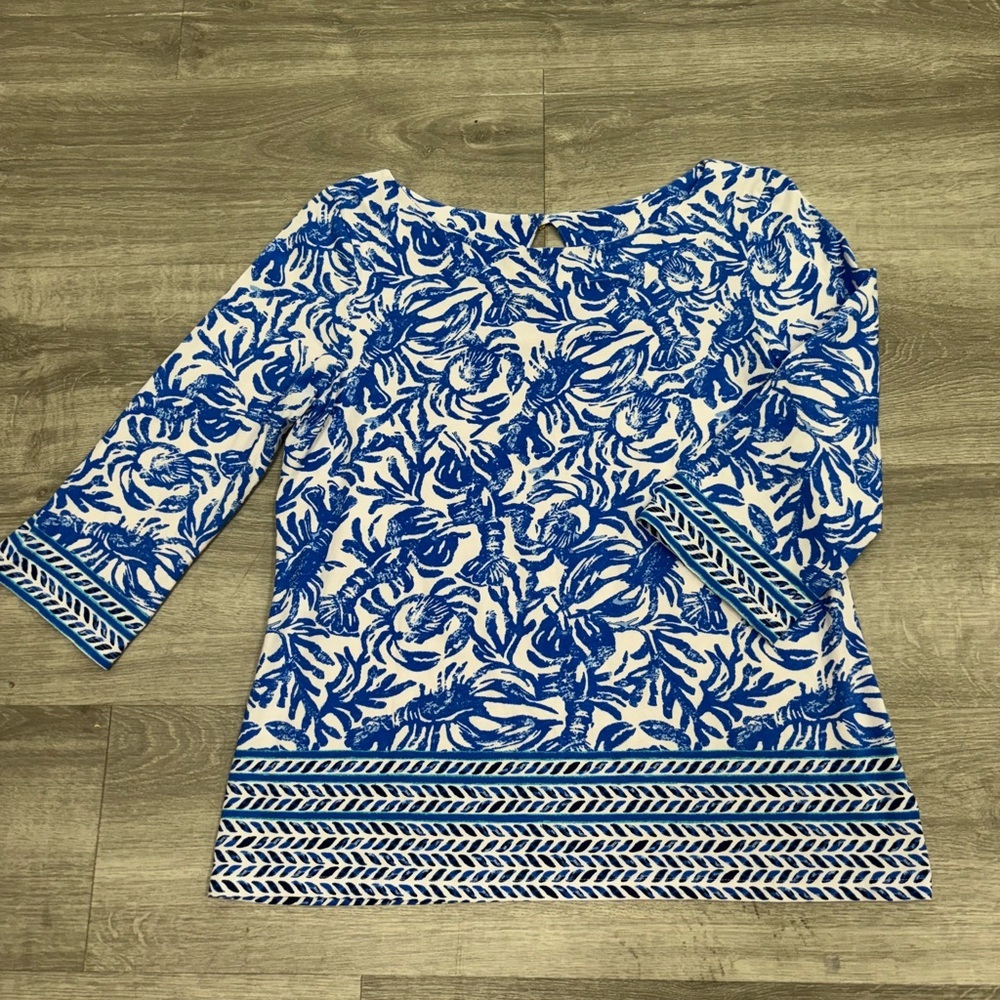 Lilly Pulitzer Blue and White Abstract Tee Size Medium